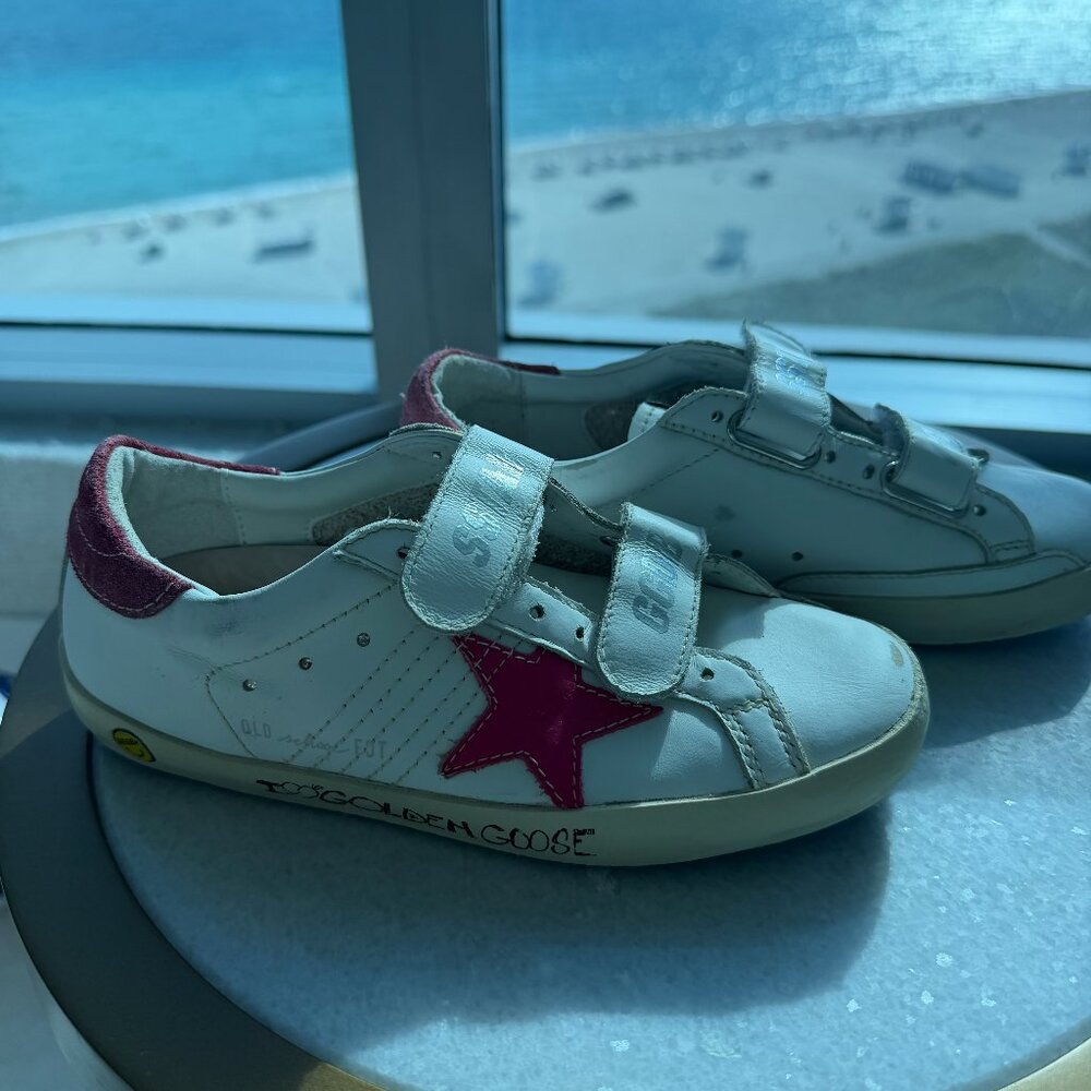 Golden Goose Girls Sneaker Size 33